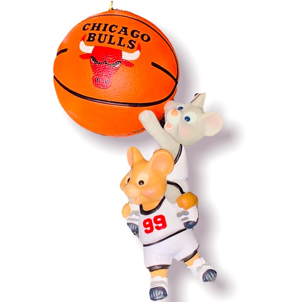 Vtg 1999 Chicago Bulls nba hallmark Christmas Ornament